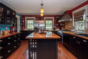 7 Blvd East Blvd, Middletown, RI 02842 - Photo 12
