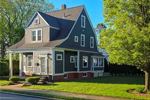 225 Hunts Ave, Pawtucket, RI 02861 - Photo 2