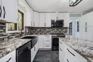 209 Vancouver Ave, Warwick, RI 02886 - Photo 8