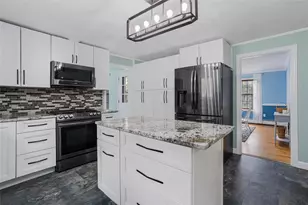 209 Vancouver Ave, Warwick, RI 02886 - Photo 10