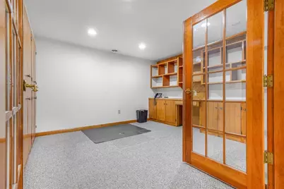 555 Metacom Avenue, Bristol, RI 02809 - Photo 12