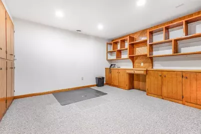555 Metacom Avenue, Bristol, RI 02809 - Photo 14