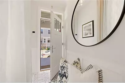 25 Rhode Island Avenue #2, Newport, RI 02840 - Photo 8