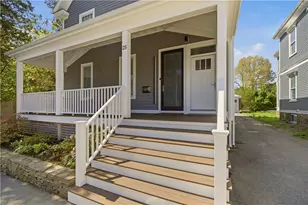 25 Rhode Island Ave, Newport, RI 02840 - Photo 2