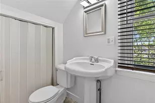 103 Burnside Ave, East Providence, RI 02915 - Photo 16