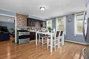 27 Greeley St, Providence, RI 02904 - Photo 4