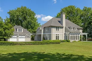 9 Ocean Lawn Ln, Newport, RI 02840 - Photo 2