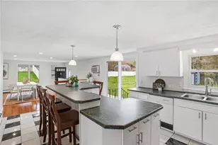 49 Roosevelt Dr, Bristol, RI 02809 - Photo 8