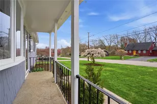 49 Roosevelt Dr, Bristol, RI 02809 - Photo 4