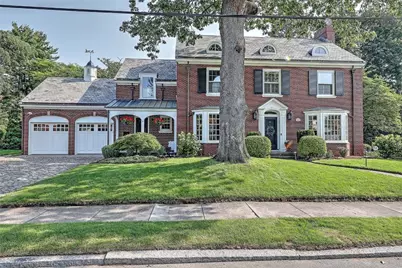 9 Kenilworth Way, Pawtucket, RI 02860 - Photo 2