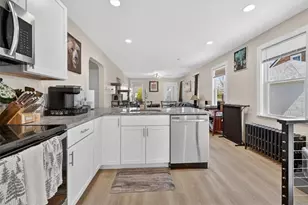 190 Wardlaw Ave, Providence, RI 02908 - Photo 6