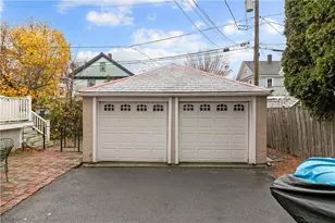 5 Elliot Pl, Newport, RI 02840 - Photo 2