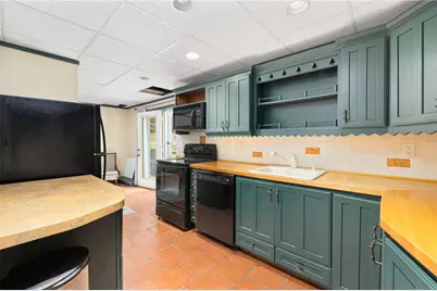 6 Country Road, Warren, RI 02885 - Photo 36