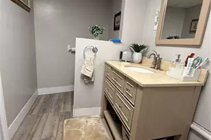 124 Zinnia Dr, Cranston, RI 02920 - Photo 24