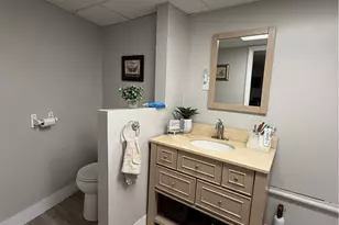 124 Zinnia Dr, Cranston, RI 02920 - Photo 22