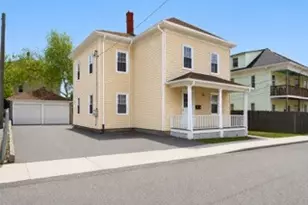 28 Roma St, Bristol, RI 02809 - Photo 1