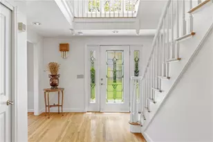2 N Hereford Dr, Cumberland, RI 02864 - Photo 2