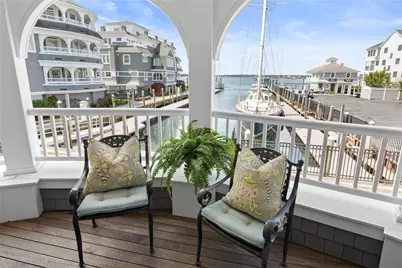 24 Brown and Howard #302, Newport, RI 02840 - Photo 8