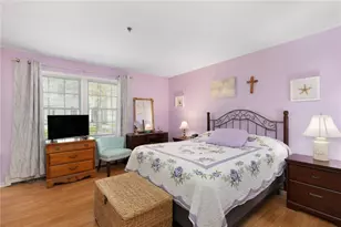 231 Maple Ave, Newport, RI 02840 - Photo 18