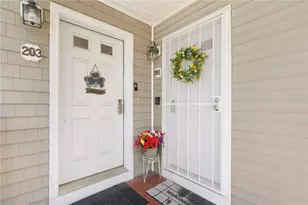 231 Maple Ave, Newport, RI 02840 - Photo 2