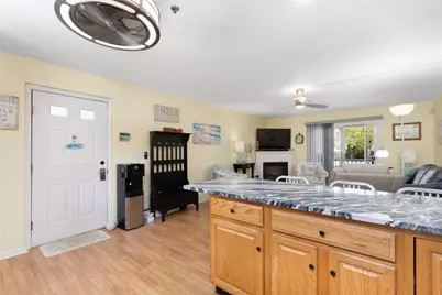231 Maple Avenue #201, Newport, RI 02840 - Photo 10