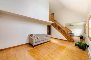 6 Englewood Ct, Warren, RI 02885 - Photo 4