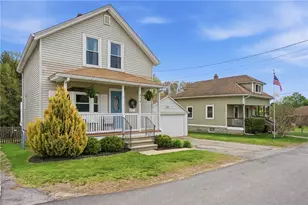 118 Bellevue Ave, North Smithfield, RI 02896 - Photo 2
