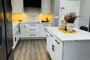 2 Parkview Ave, Providence, RI 02905 - Photo 12