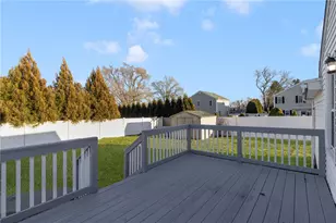 1609 W Main Rd, Middletown, RI 02842 - Photo 4