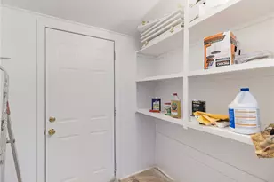 1609 W Main Rd, Middletown, RI 02842 - Photo 22