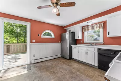 65 Redland Avenue, East Providence, RI 02916 - Photo 8