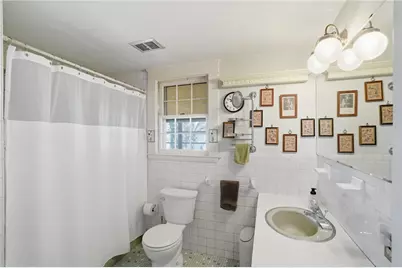 680 Veterans Memorial Parkway, East Providence, RI 02914 - Photo 16