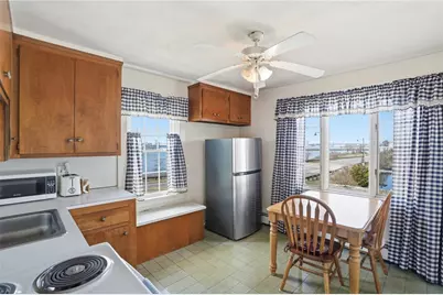 680 Veterans Memorial Parkway, East Providence, RI 02914 - Photo 24