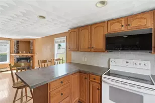 128 Grandview Ave, Lincoln, RI 02865 - Photo 32