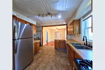 1005 Narragansett Boulevard #1, Providence, RI 02905 - Photo 4