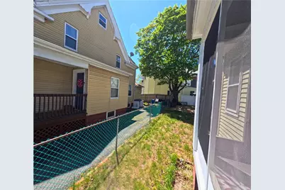 1005 Narragansett Boulevard #1, Providence, RI 02905 - Photo 14