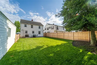 300 Vine Street, Pawtucket, RI 02861 - Photo 18
