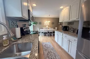 131 Glen Meadows Dr, Pawtucket, RI 02861 - Photo 4