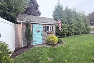 131 Glen Meadows Dr, Pawtucket, RI 02861 - Photo 8