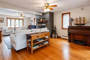 111 Slater Park Ave, Pawtucket, RI 02861 - Photo 10