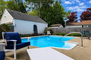 111 Slater Park Ave, Pawtucket, RI 02861 - Photo 34