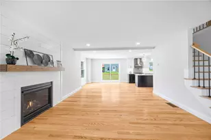 212 St Louis Ave, Woonsocket, RI 02895 - Photo 4
