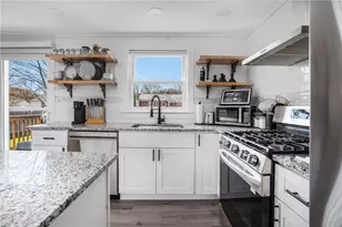26 Lorraine Ave, Coventry, RI 02816 - Photo 6