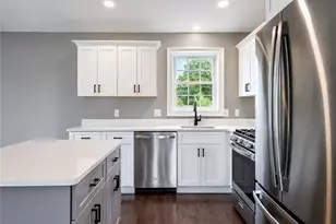 63 Balch St, Pawtucket, RI 02861 - Photo 6