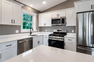 63 Balch St, Pawtucket, RI 02861 - Photo 8