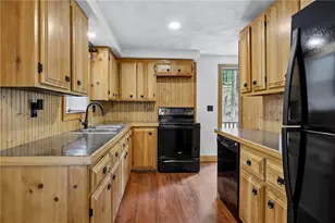611 Lake Washington Dr, Glocester, RI 02814 - Photo 8