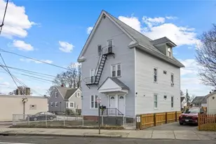 471 Smithfield Ave, Pawtucket, RI 02860 - Photo 1