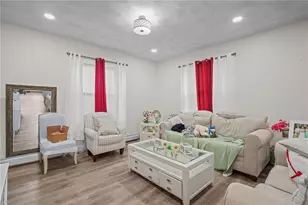 471 Smithfield Ave, Pawtucket, RI 02860 - Photo 18