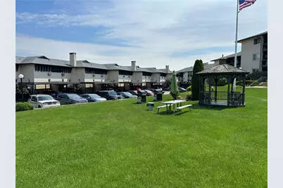 400 Narragansett Parkway #ND9, Warwick, RI 02888 - Photo 8