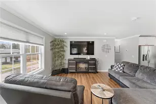 10 Corrine Dr, Johnston, RI 02919 - Photo 4